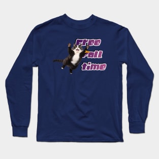 Cute fat cat in free fall Long Sleeve T-Shirt